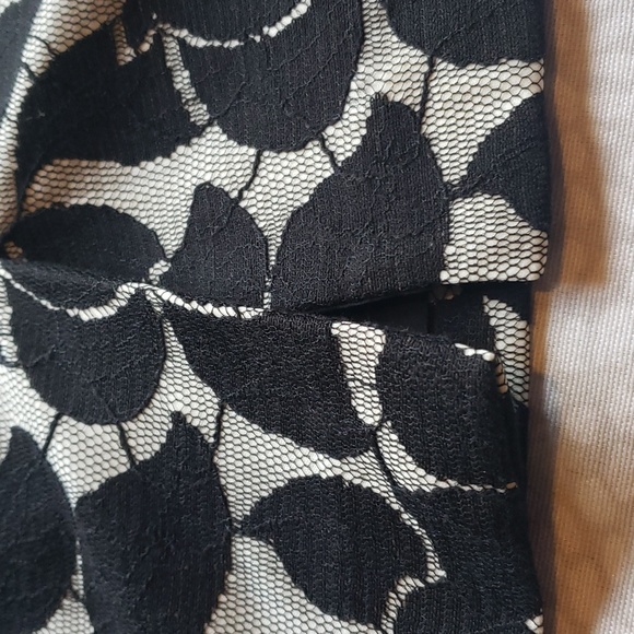 Ann Taylor Black & Cream Floral Lace Midi Skirt Size 8P - Picture 6 of 12